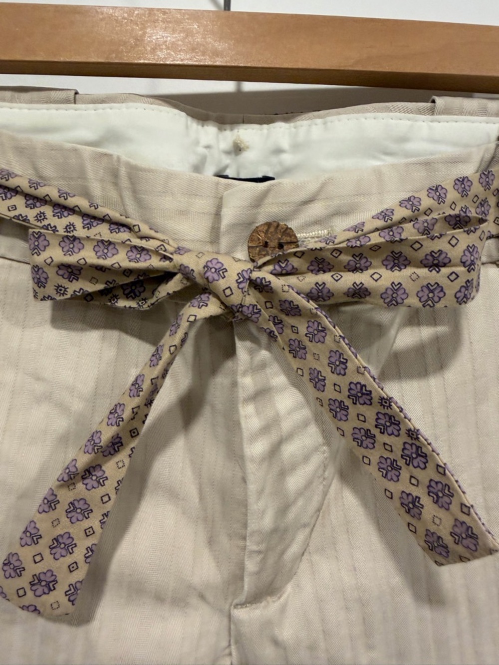 Y2K GAPstretch,  Beige Stretch Ankle Wide Leg Chino with flowered tie belt - Picture 5 of 11